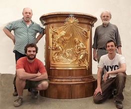 Der Ambo im Petersdom in Rom