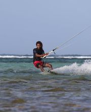 Kitesurfer auf Flachwasser