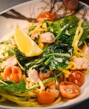 Nudeln mit Hähnchen und Spinat