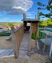 FRÖBEL-Kindergarten Wangener Höhe in Stuttgart, Außenansicht, FRÖBEL-Logo, © 2021 FRÖBEL e.V. Alle Rechte vorbehalten