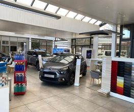 Innenansicht CITROEN Autohaus Kockjoy