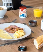 B&B HOTEL Laval Ouest image 3