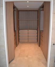 Menuiserie Luquiens - dressing sur-mesure avec tiroirs bois - Coppet