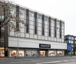 MANOR Zug Bild 12