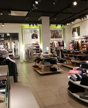 Photo de l'intérieur du magasin Jules Lorient