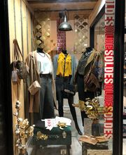 I FEEL PRETTY image 4