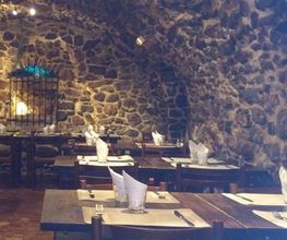 La Petite Cave image 2
