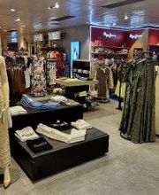 GUESS imagen 4