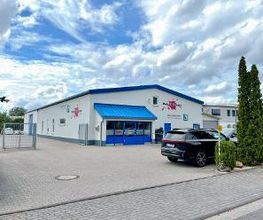 Standort von Maler Salzmann in Berka/Werra. Der Meisterfachbetrieb verbindet Innen- und Außenarbeiten, Bodenbeläge, Trockenbau, Fassadengestaltung und Sanierung mit persönlicher Beratung im eigenen Fachgeschäft.