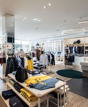 Boutique Lacoste Montpellier Odysseum_Prêt-à-porter Homme et Femme