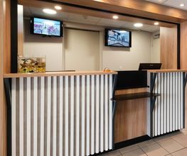 B&B HOTEL Cholet Nord image 9