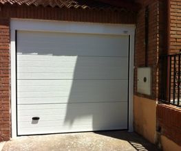 308783-carpinteria-metalica-pol-met-puerta-de-color-blanco.w1024.jpg