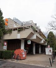 batiment-de-la-pharmacie-sun-store-martigny-manoir