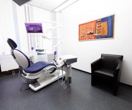 Zahnarztpraxis Wir sind Anders - Zahnärzte Crailsheim Behandlungszimmer