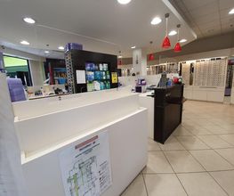 Optic 2000 image 7