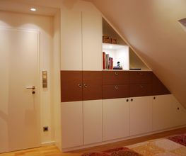 Einbauschrank bei Dachschräge vom Tischler