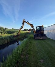 JCB 110 kraan met slootvegerbak