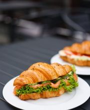 Croissant Bar Bild 2