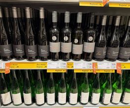 REWE Mömbris Weinregal