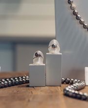 Trauringen, Partnerringen, Schmuck und Uhren.