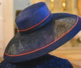 Les Chapeaux de Bea image 1