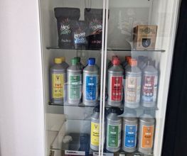 Vitrine mit Dünger