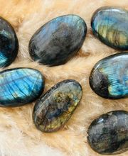 Les Jolies Pierres d'Emma image 1