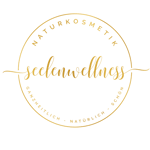 Goldenes Logo von Seelenwellness München für ganzheitliche Naturkosmetik – elegant, hochwertig und feminin gestaltet.