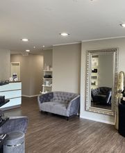 Eingangsbereich Sara Pavo Cosmetics Essen.