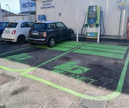 IPLANET Ricarica in sicurezza in modalità ultra fast per tutti i veicoli elettrici.