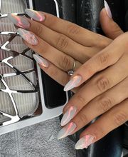 Hélène beauté nails image 8