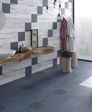 Badezimmer und Duschen Steintein