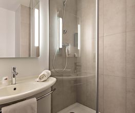 B&B HOTEL Rouen Centre Rive Gauche image 9