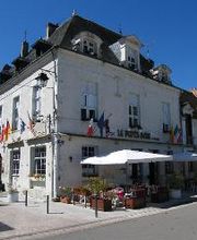 Logis Hôtel le Puits Doré image 2