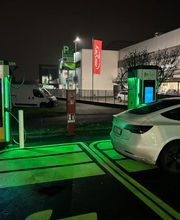IPLANET Ricarica in sicurezza in modalità ultra fast per tutti i veicoli elettrici.