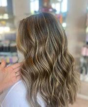 Designers Edge Hair Studio & Bella Vita Garden Spa image 10