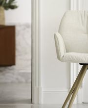 Moods by Mobitec, das sind drei Generationen an Tischen und Stühlen, die sich Ihrem Lebensgefühl und Einrichtungsstil anpassen: Moods, Moods'16 und Moods'18. Das Konzept? Ihnen ein Maximum an personalisierbaren Optionen zu bieten, für das Designerstüc