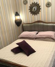 Les Fleurs De Lys image 9