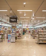 interieur-de-la-pharmacie-sun-store-delemont