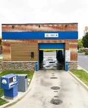 Get your car wash at Splash In located at 380 E. Chestnut Hill Road, Newark, DE!