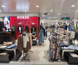 GUESS imagen 4