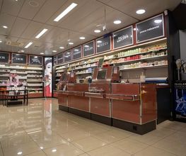 caissier-pharmacie-sun-store-geneve-plainpalais