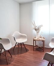 Wartezimmer der Zahnarztpraxis zahn.atelier Arlt in Steinhausen