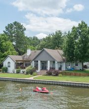 Cedar Creek Lake Getaways image 11