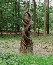 Kunst im FriedWald Dudenhofen.
