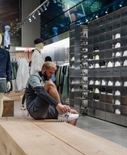 On Store NYC Williamsburg image 1