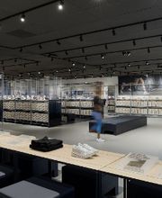 On Outlet Las Vegas North image 3