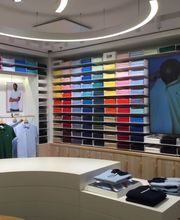Lacoste Marseille La Valentine image 2