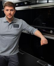 Bauknecht stellt Ihnen die besten und qualifiziertesten Techniker zur Verfügung, um Ihnen excellenten Service zu bieten.