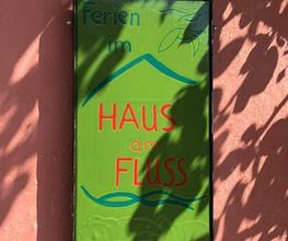 Ferienhaus am Fluss Bild 1